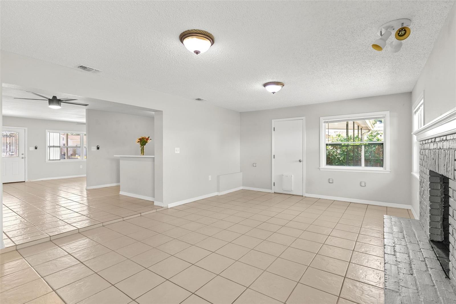 Image 19 of 26 For 10126 Bahama Court