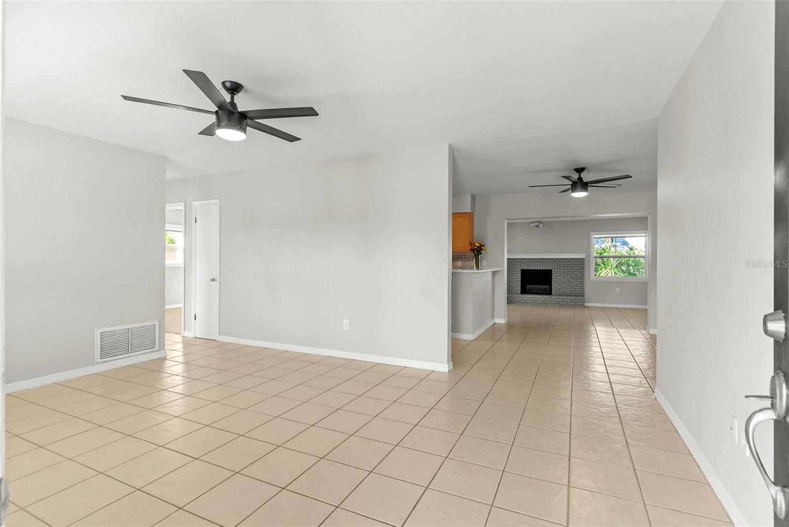 Image 5 of 26 For 10126 Bahama Court