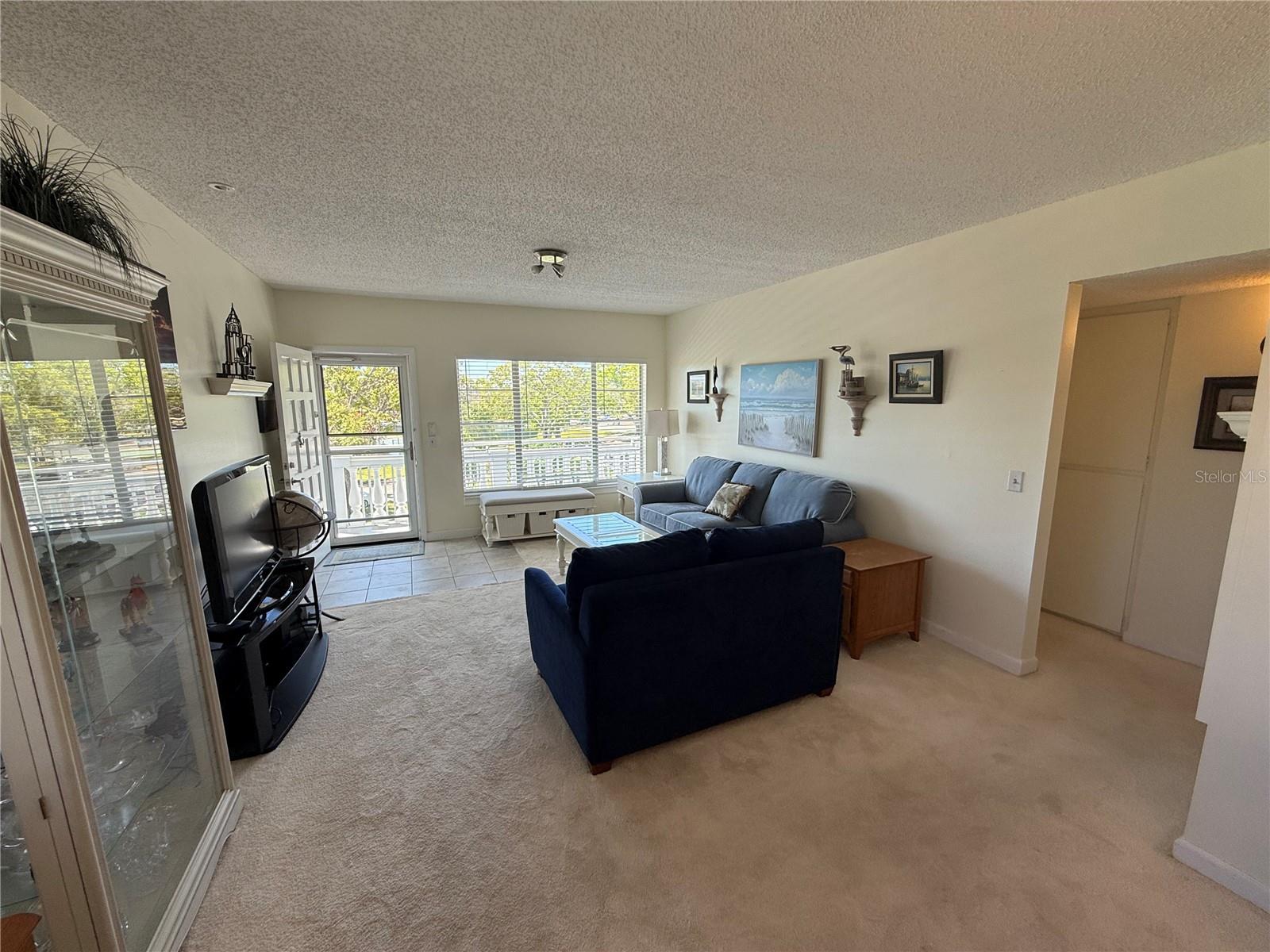 Image 9 of 43 For 2428 Columbia Drive 72