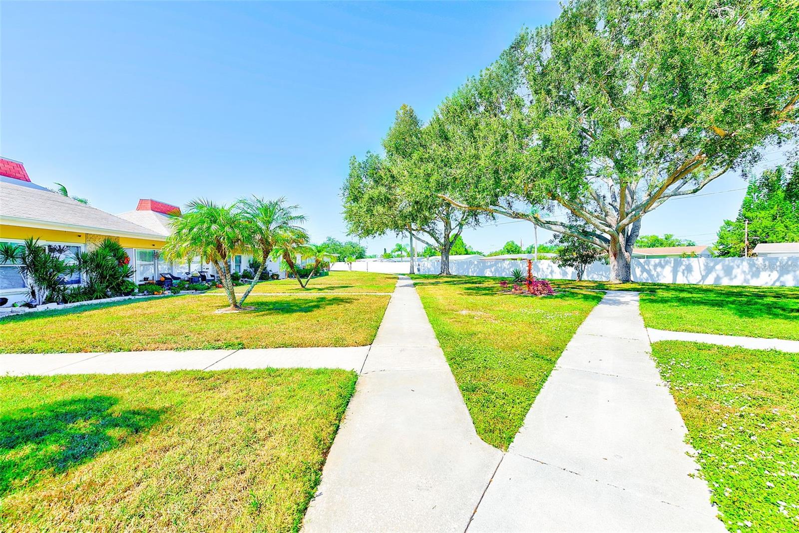Listing photo id 16 for 4359 Tahitian Gardens Circle G