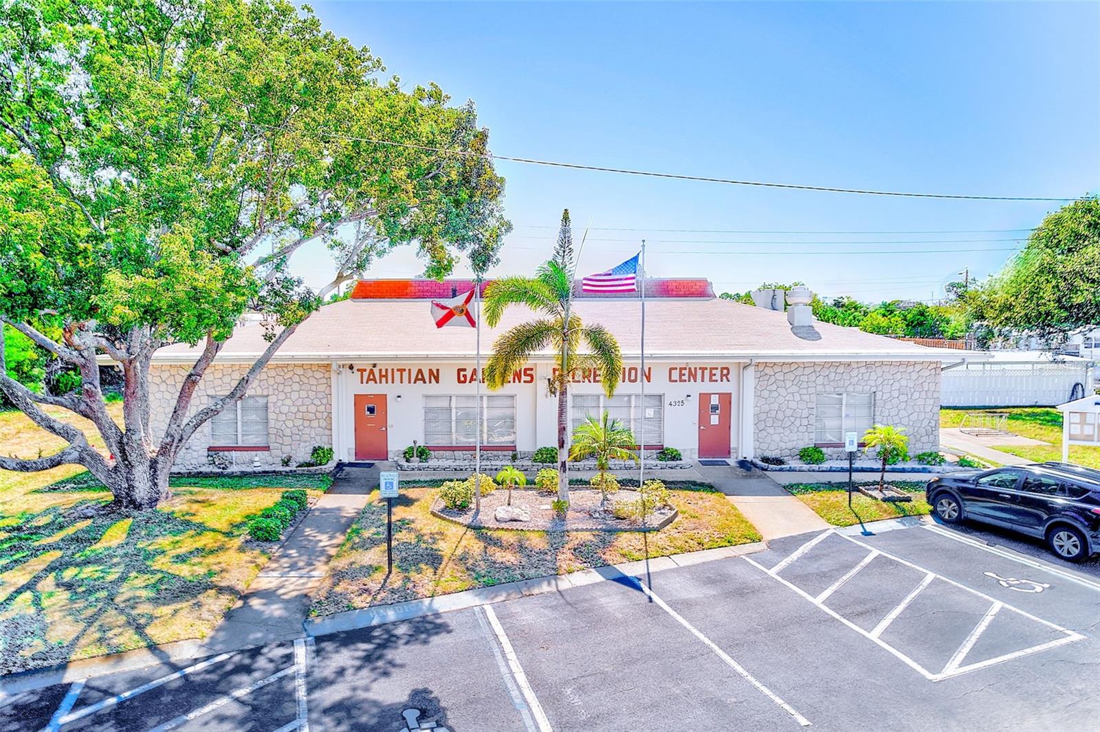 Listing photo id 23 for 4359 Tahitian Gardens Circle G