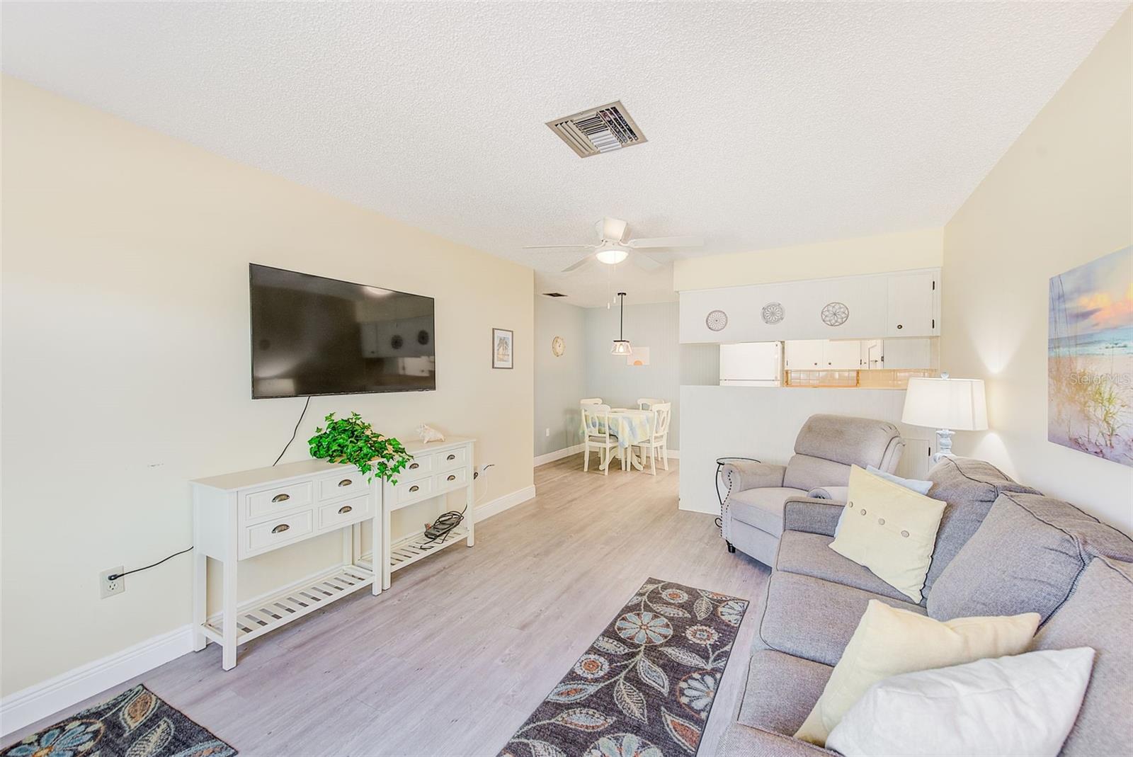 Listing photo id 1 for 4359 Tahitian Gardens Circle G