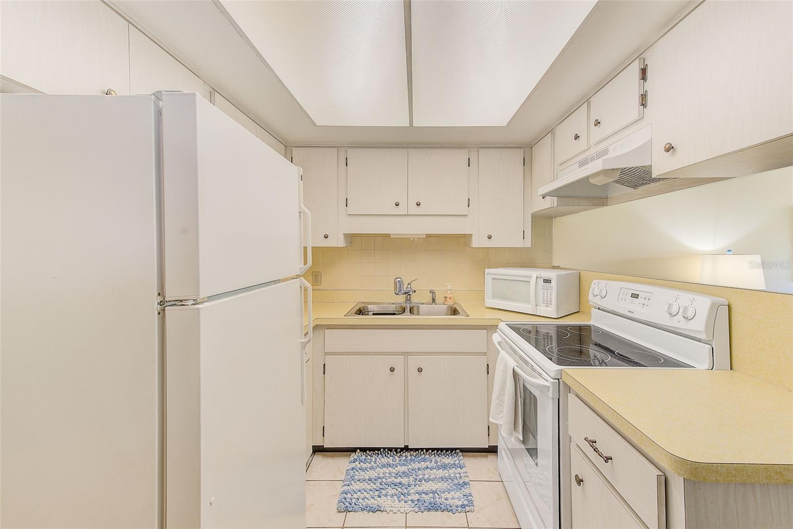 Listing photo id 5 for 4359 Tahitian Gardens Circle G