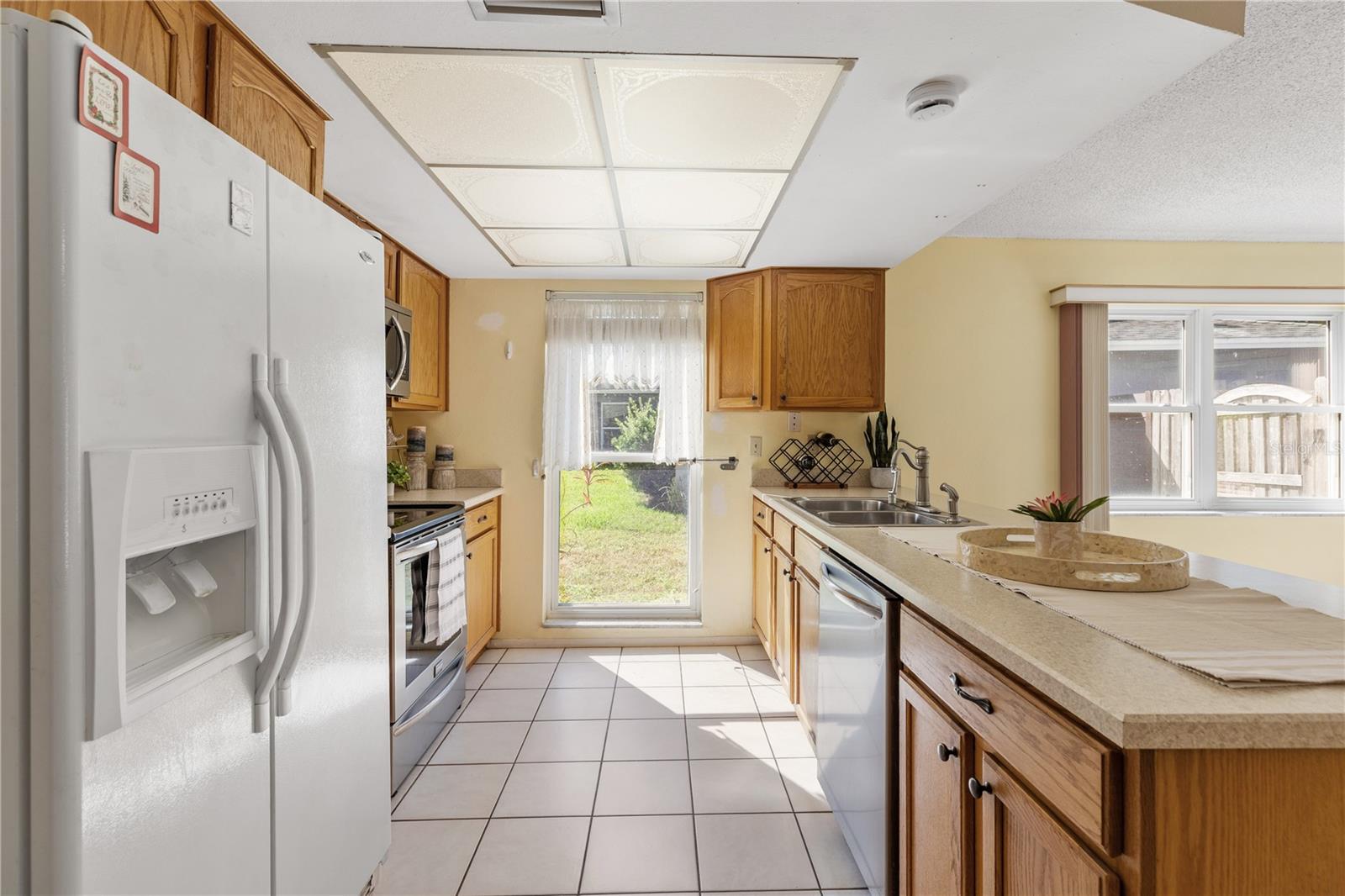 Image 19 of 38 For 2462 Moore Haven Drive E