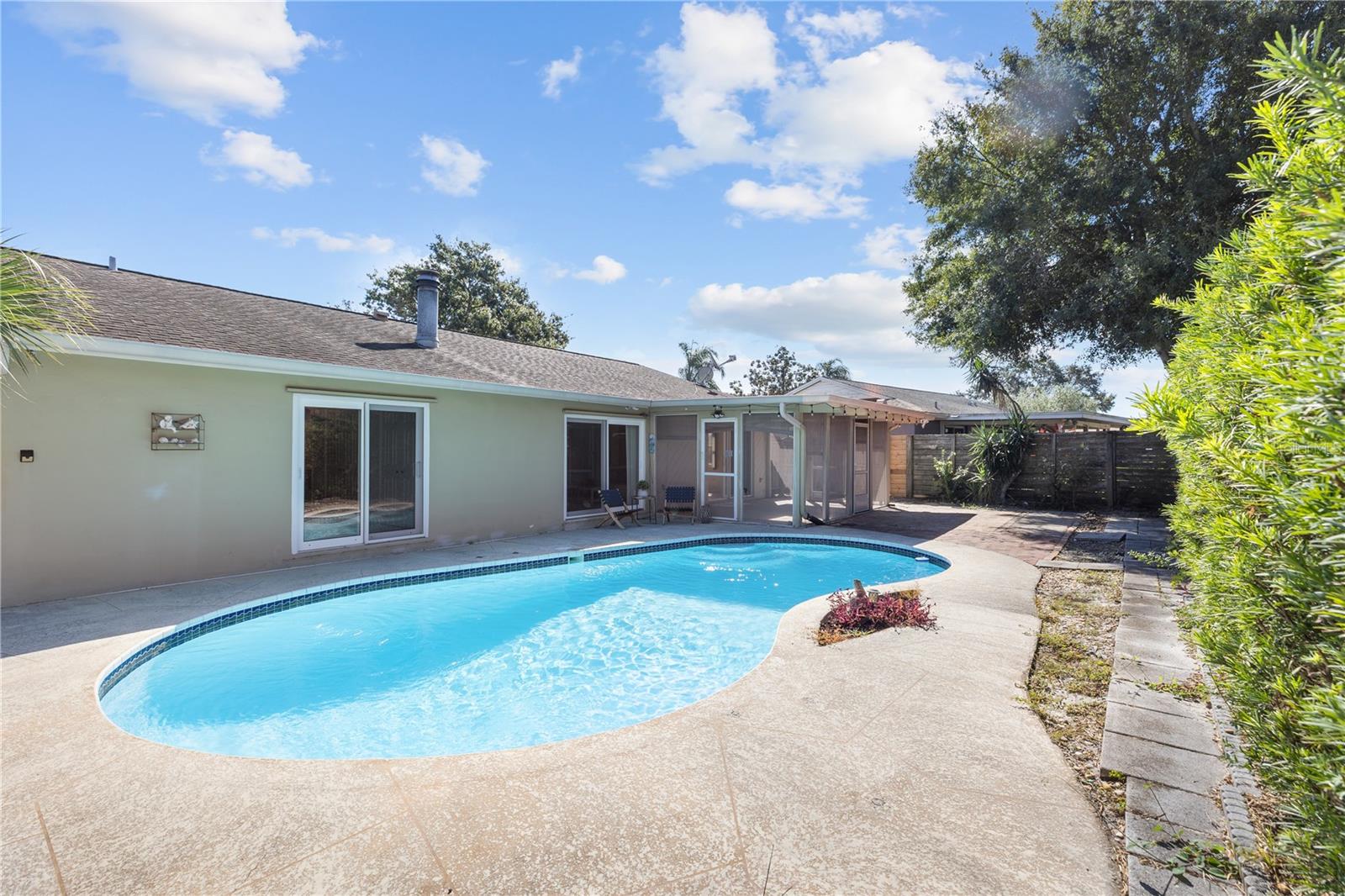Image 2 of 38 For 2462 Moore Haven Drive E