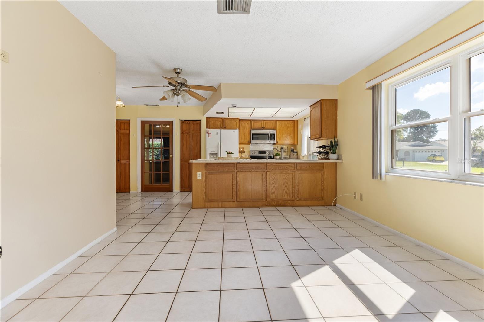 Image 20 of 38 For 2462 Moore Haven Drive E