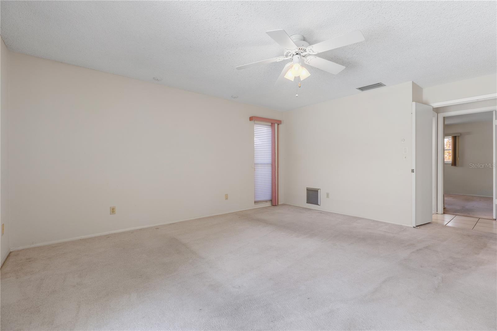 Image 26 of 38 For 2462 Moore Haven Drive E