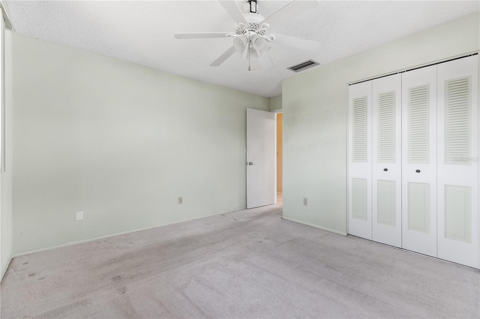 Image 28 of 38 For 2462 Moore Haven Drive E