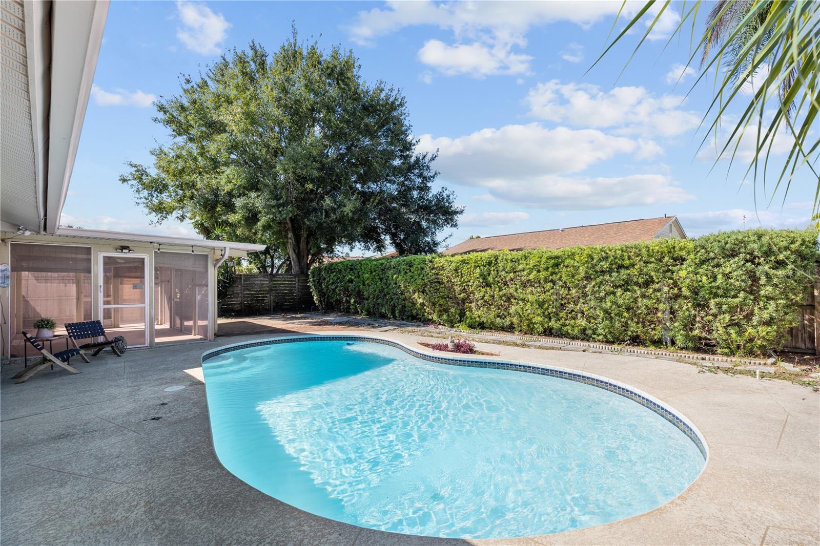 Image 32 of 38 For 2462 Moore Haven Drive E