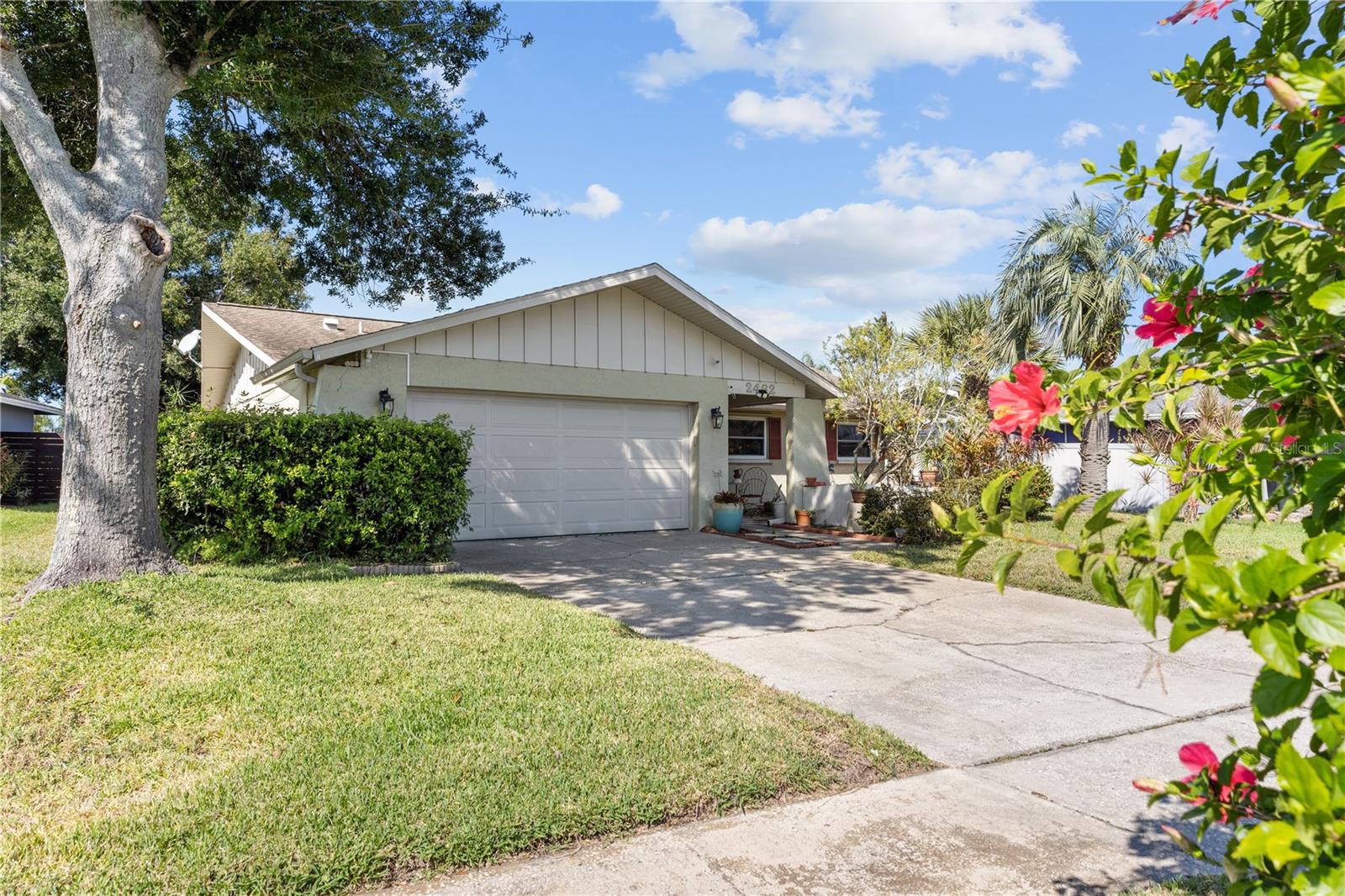 Image 9 of 38 For 2462 Moore Haven Drive E
