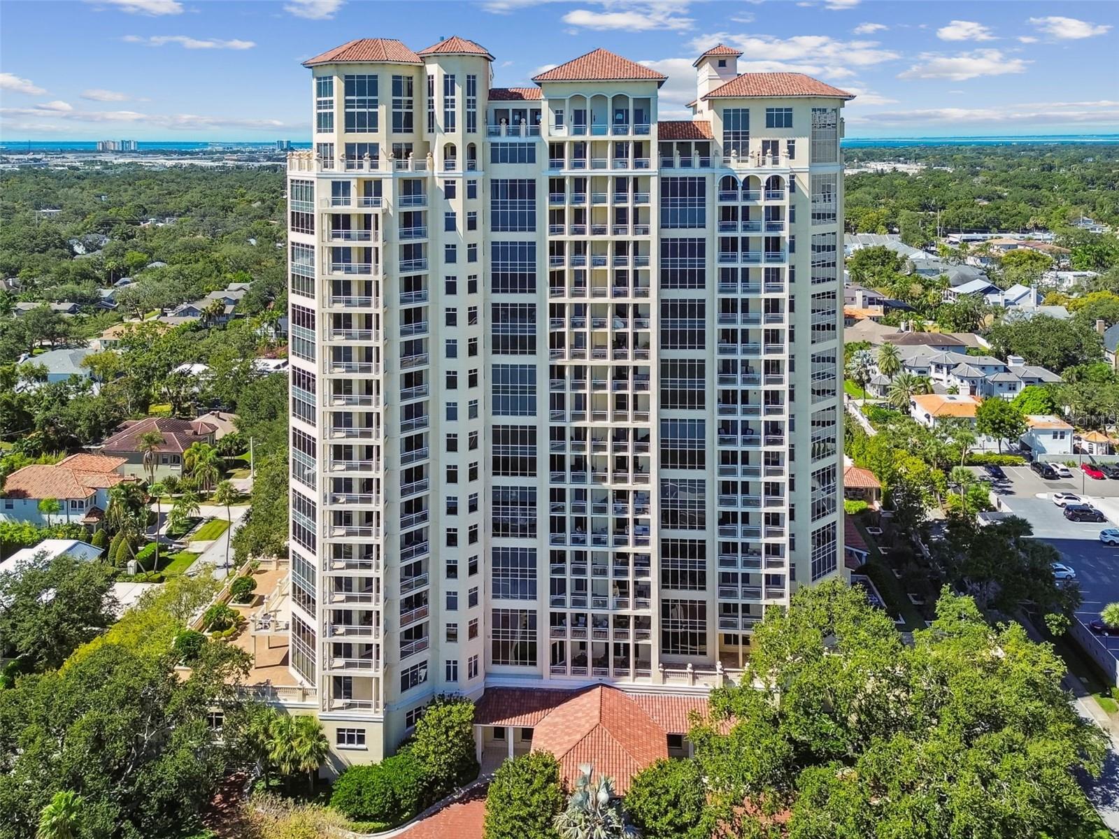 Image 4 of 95 For 4201 Bayshore Boulevard 1501