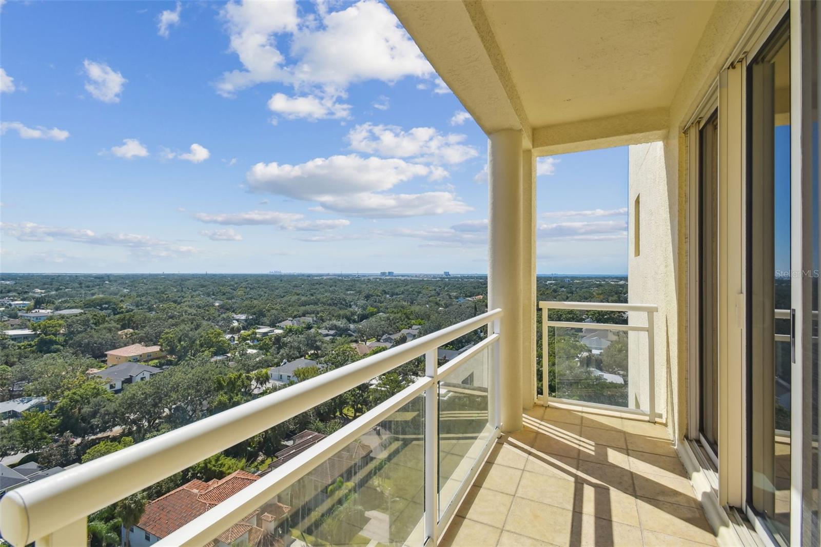 Image 41 of 95 For 4201 Bayshore Boulevard 1501