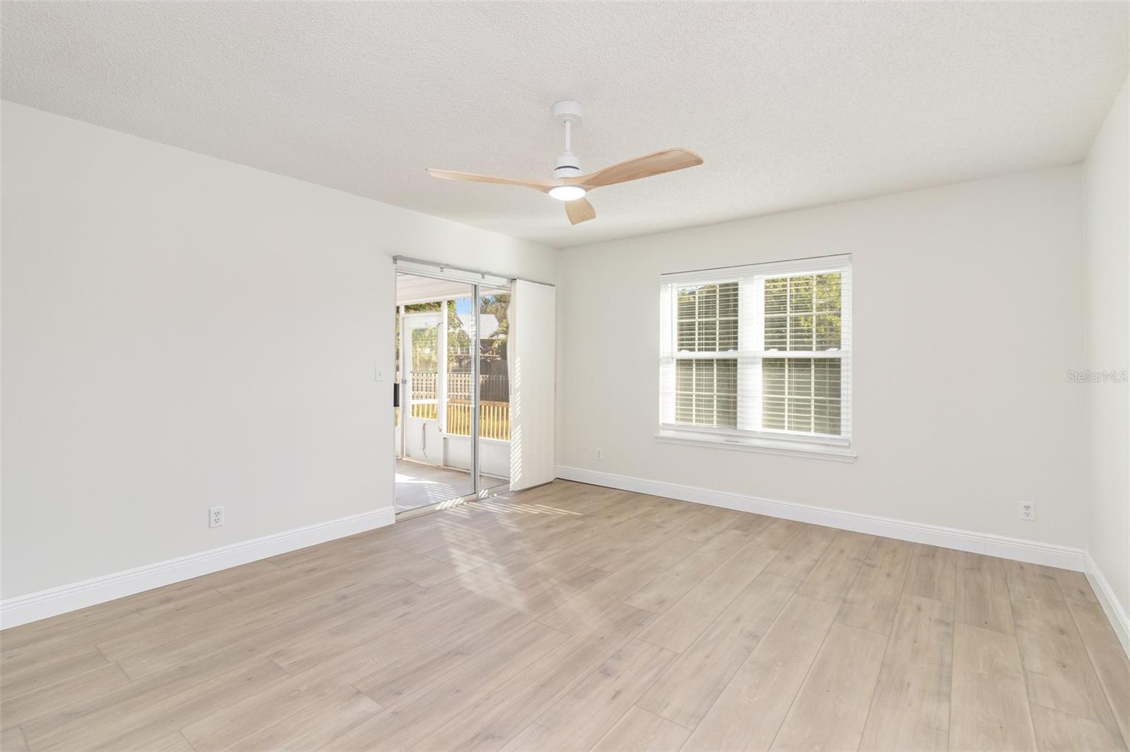 Image 6 of 15 For 847 Trailwood Avenue