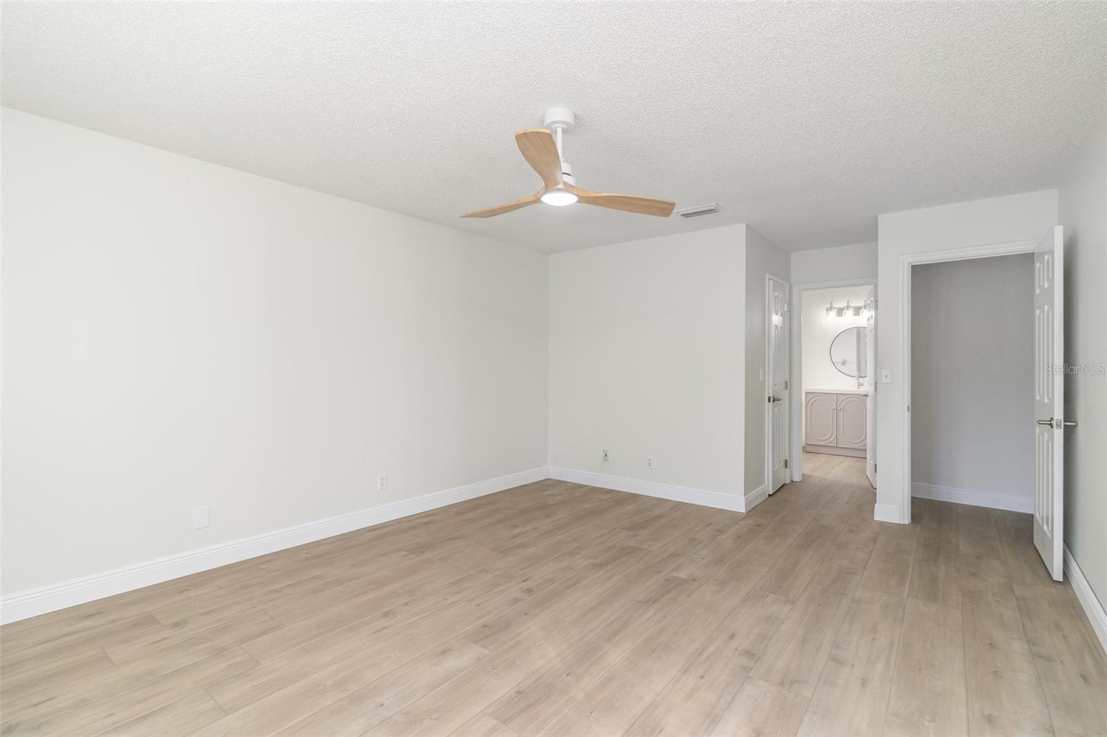 Image 7 of 15 For 847 Trailwood Avenue