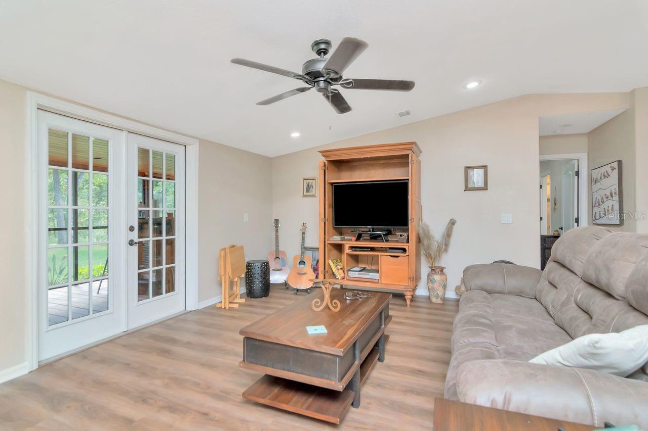 Image 10 of 70 For 6707 Dormany Road