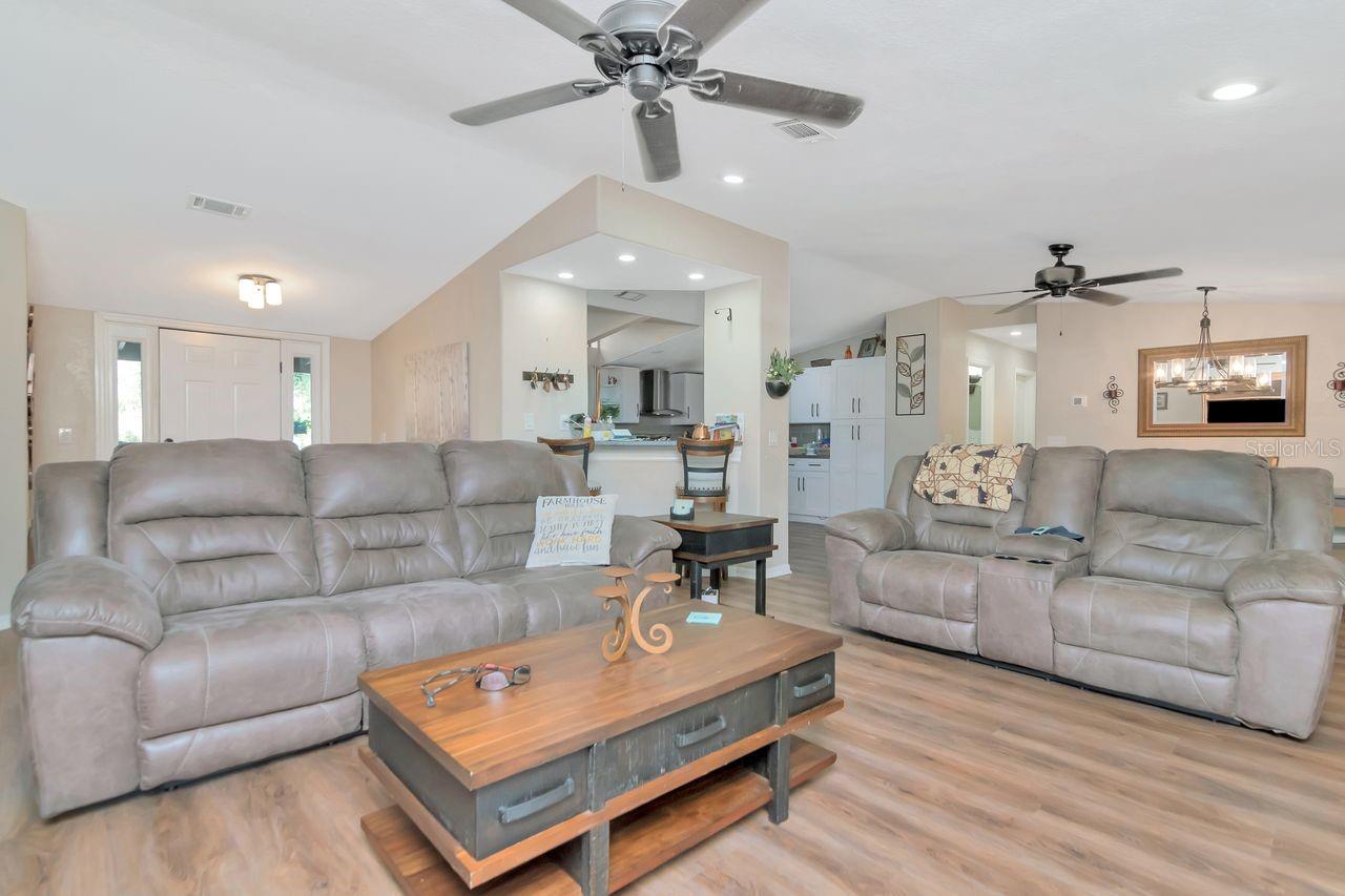 Image 12 of 70 For 6707 Dormany Road