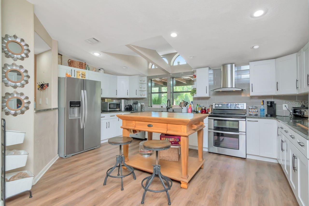 Image 14 of 70 For 6707 Dormany Road