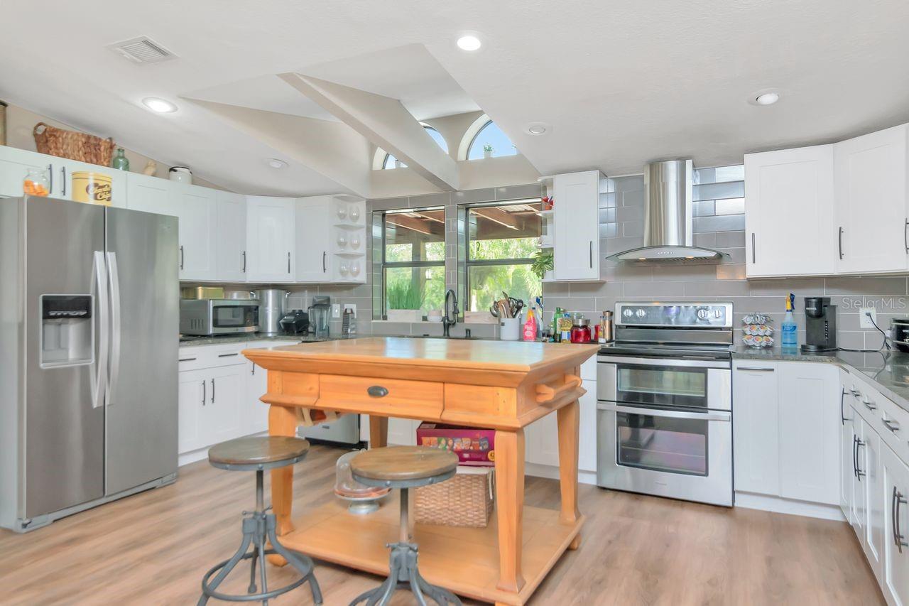 Image 15 of 70 For 6707 Dormany Road