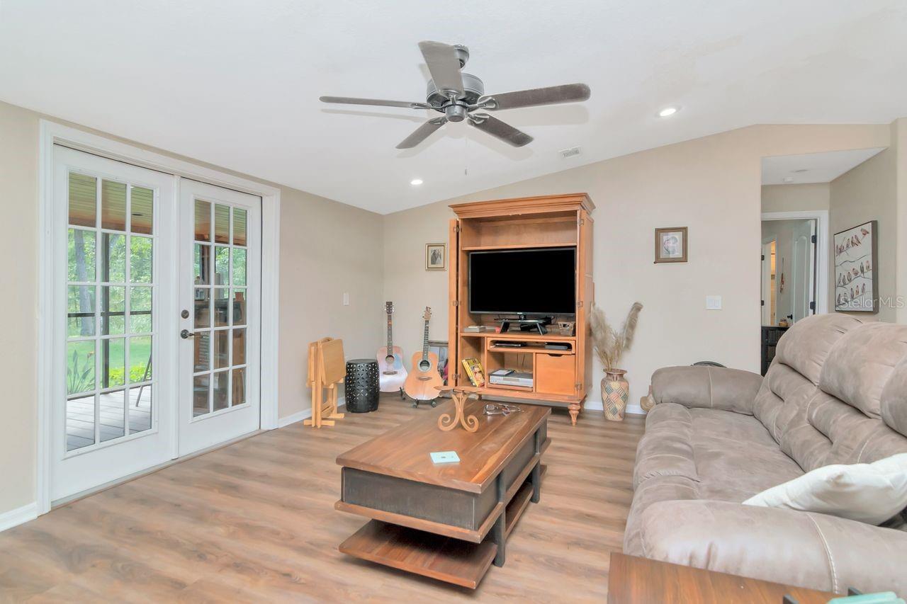 Image 9 of 70 For 6707 Dormany Road