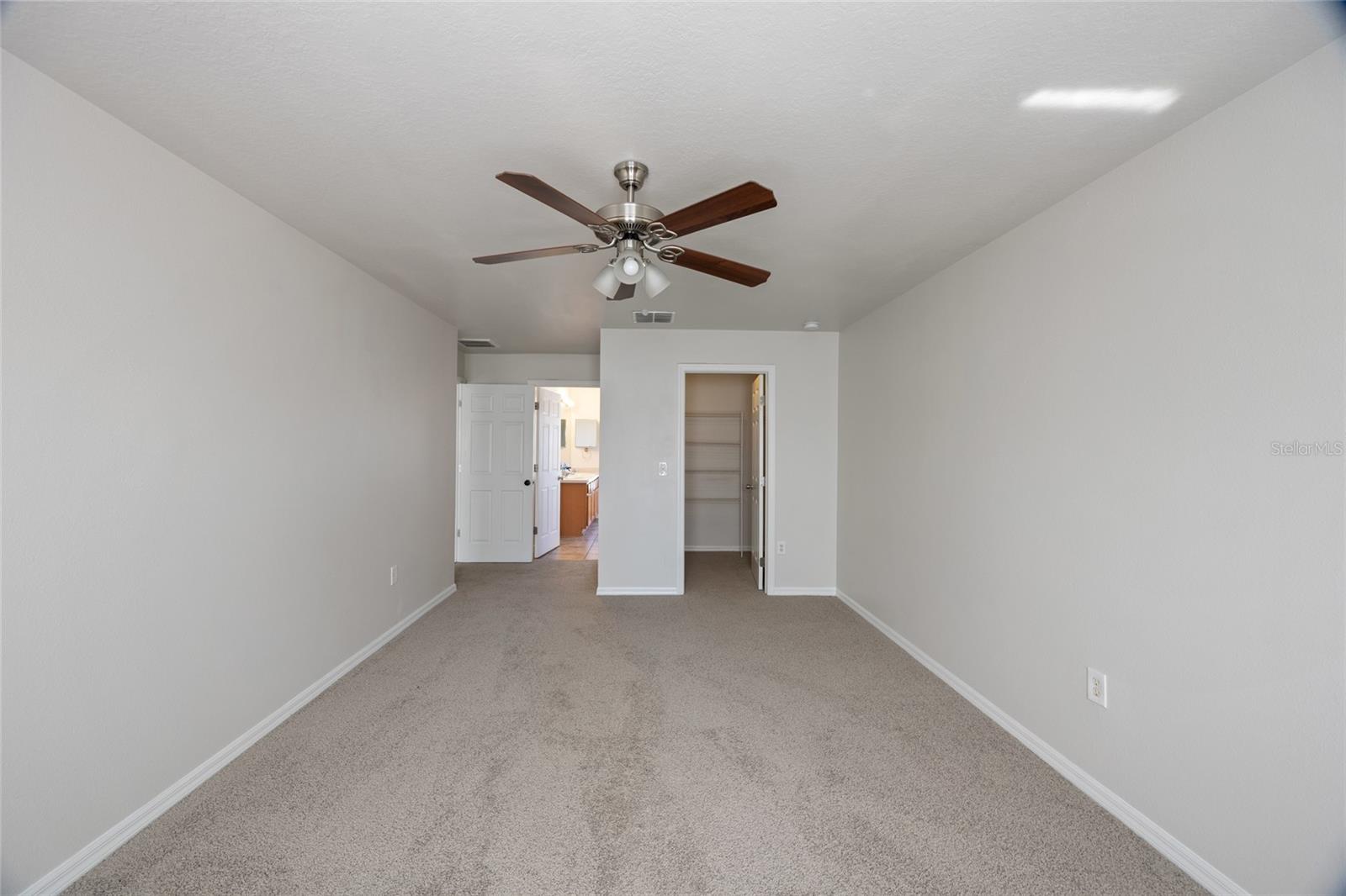 Listing photo id 10 for 13098 Hanley Drive