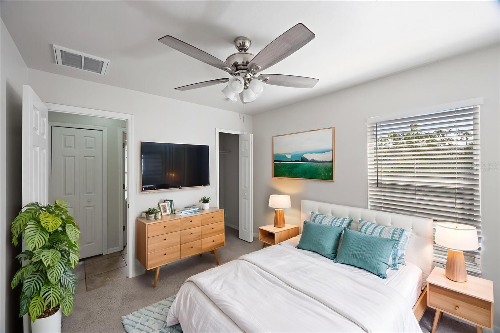 Listing photo id 19 for 13098 Hanley Drive