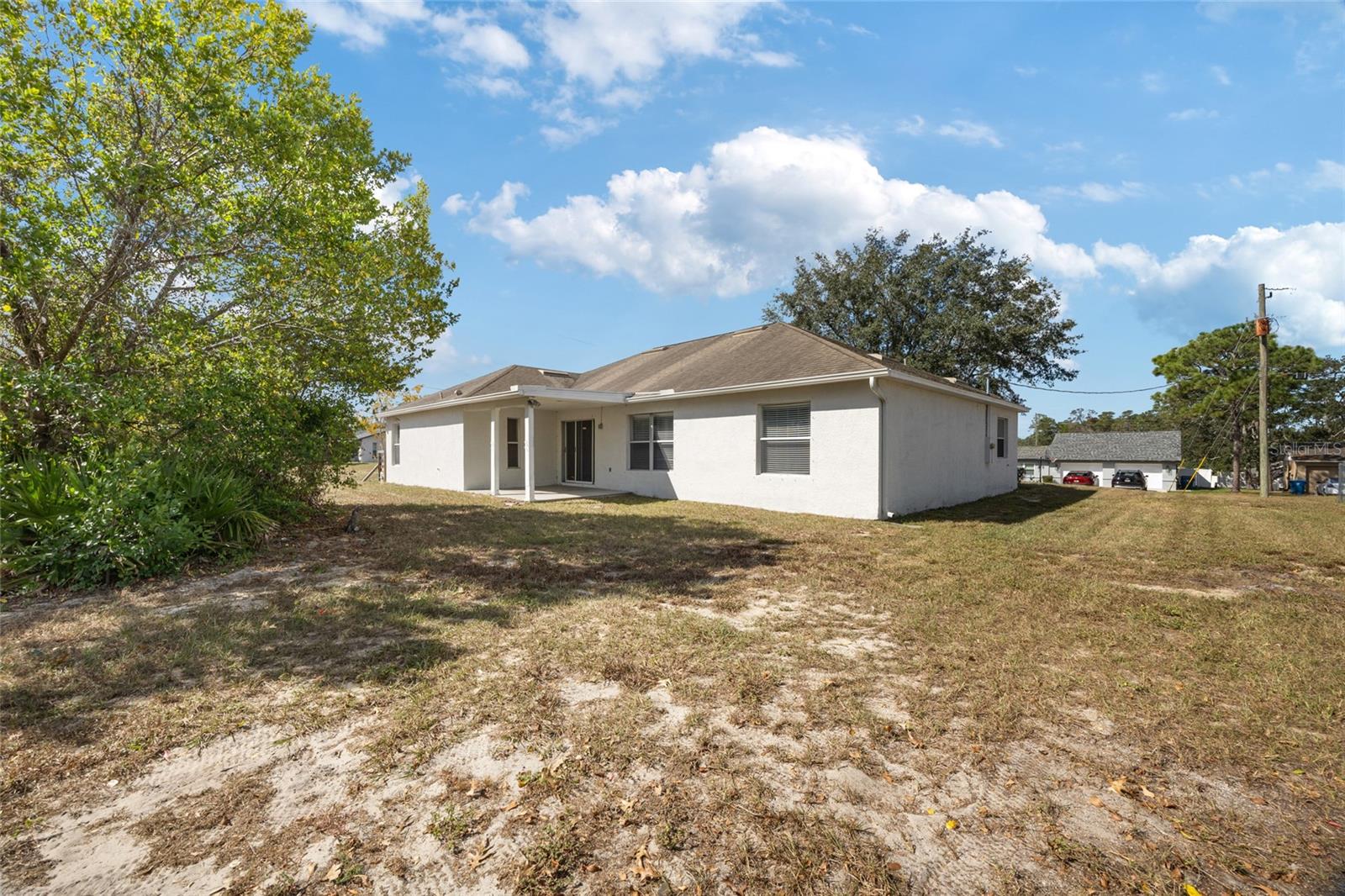 Listing photo id 24 for 13098 Hanley Drive