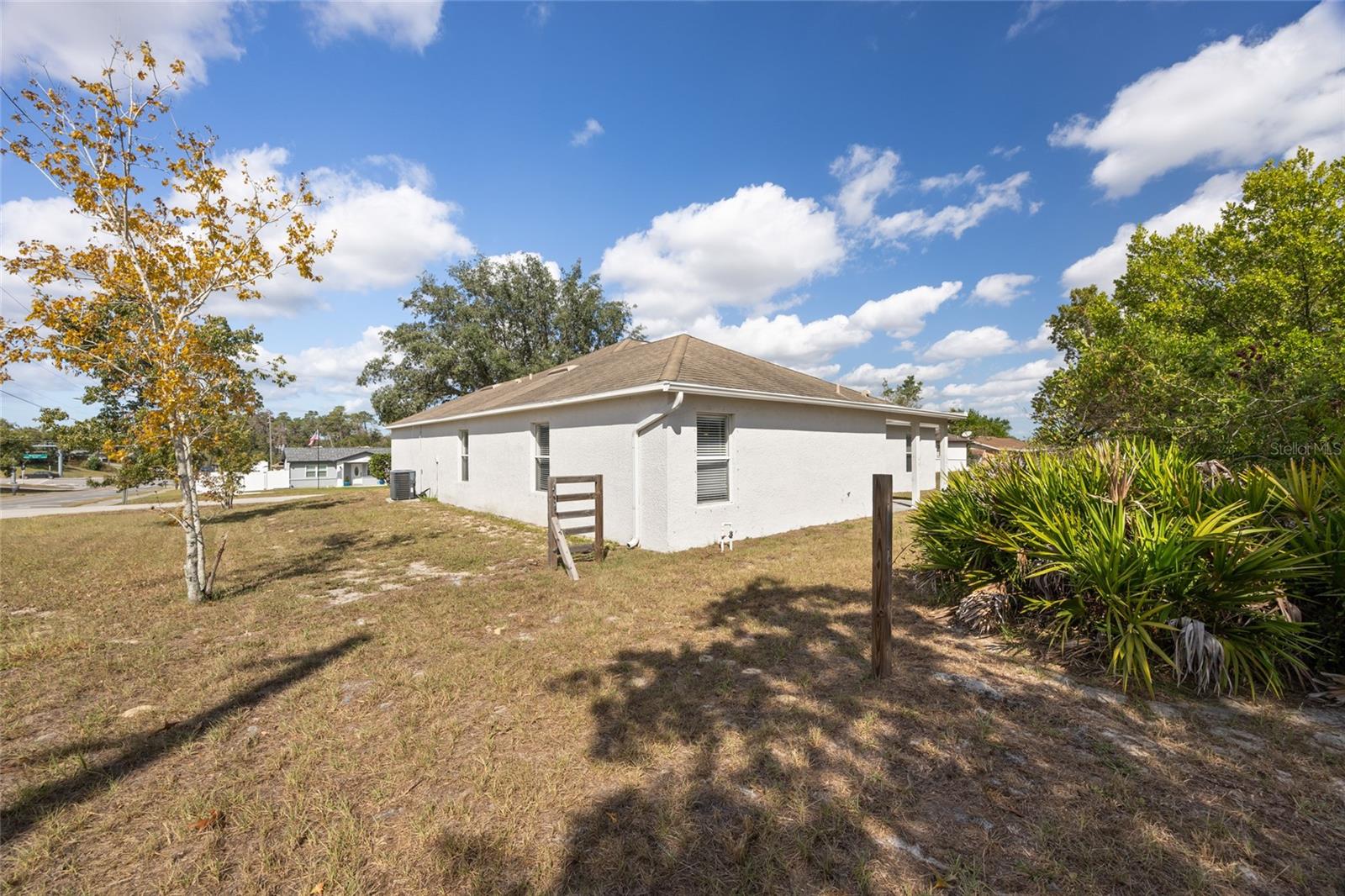 Listing photo id 25 for 13098 Hanley Drive