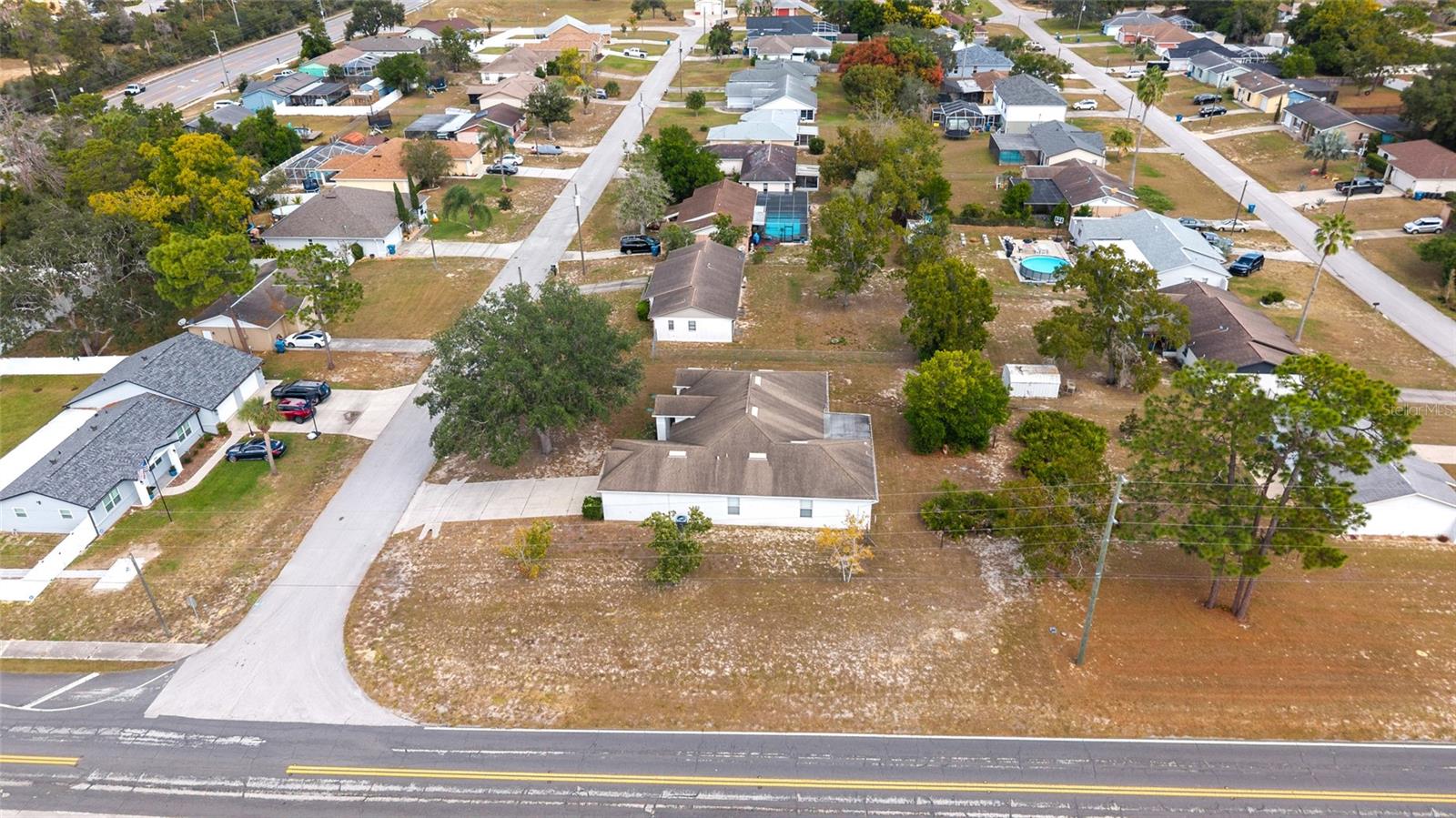 Listing photo id 27 for 13098 Hanley Drive