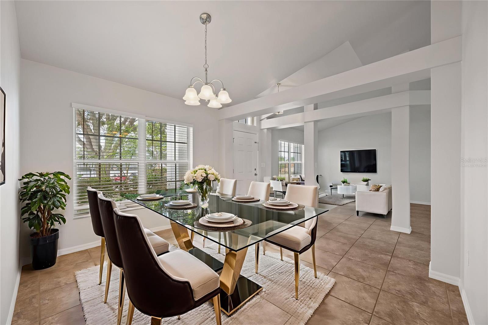 Listing photo id 1 for 13098 Hanley Drive