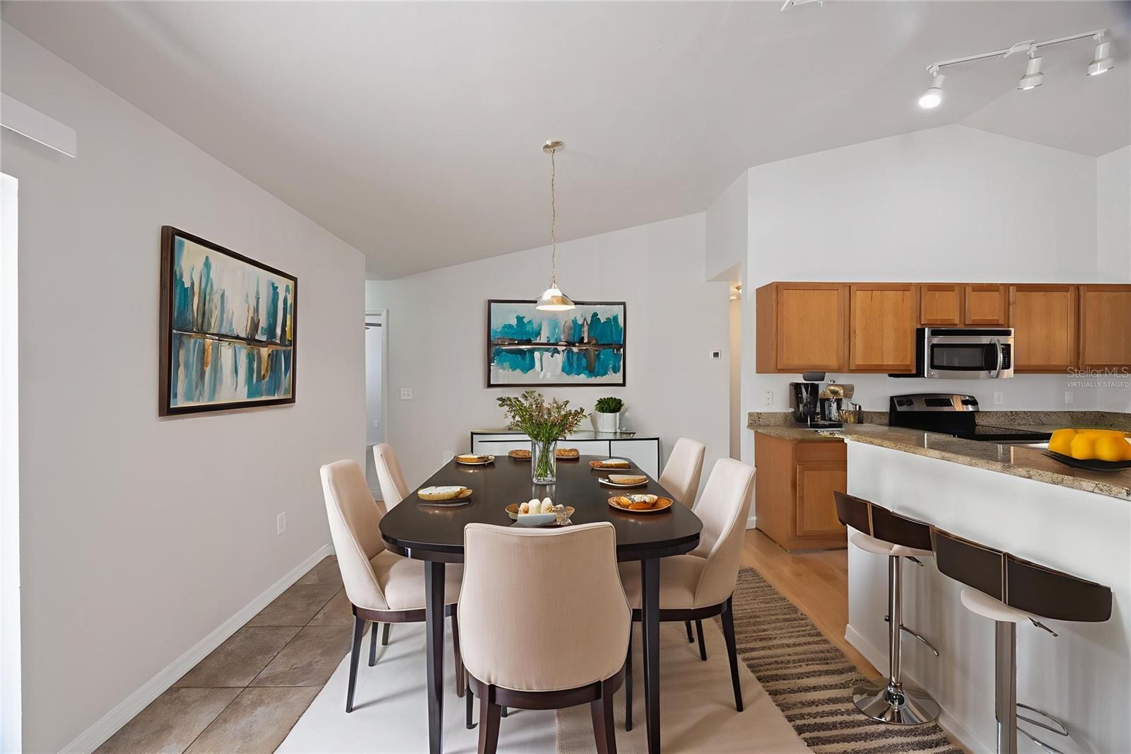 Listing photo id 5 for 13098 Hanley Drive