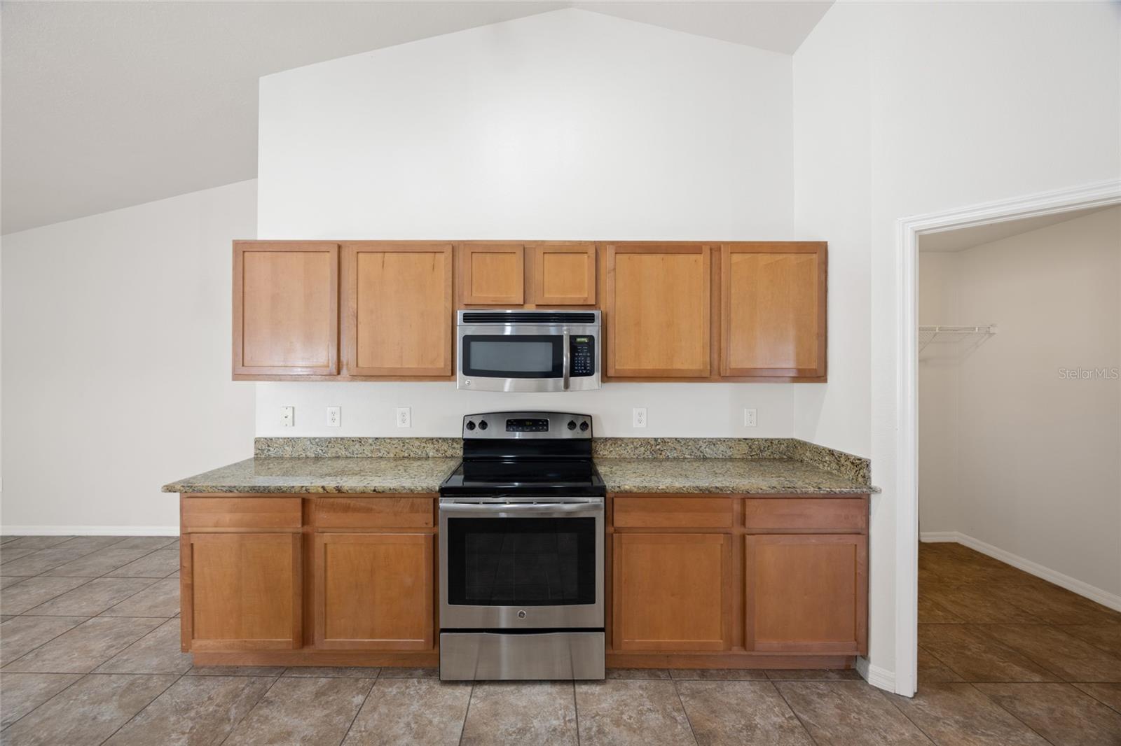 Listing photo id 7 for 13098 Hanley Drive