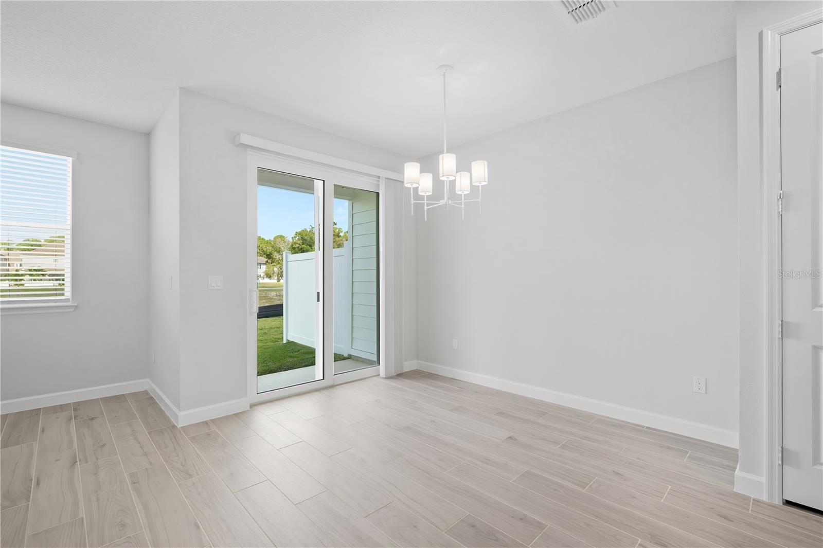 Image 11 of 27 For 7681 Deer Valley Circle