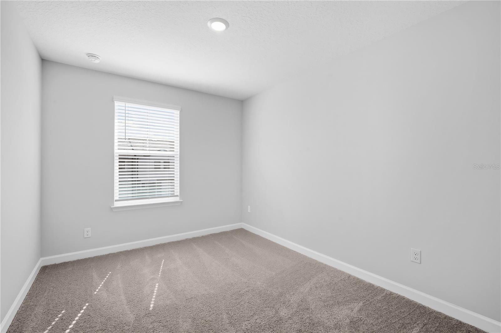 Image 17 of 27 For 7681 Deer Valley Circle