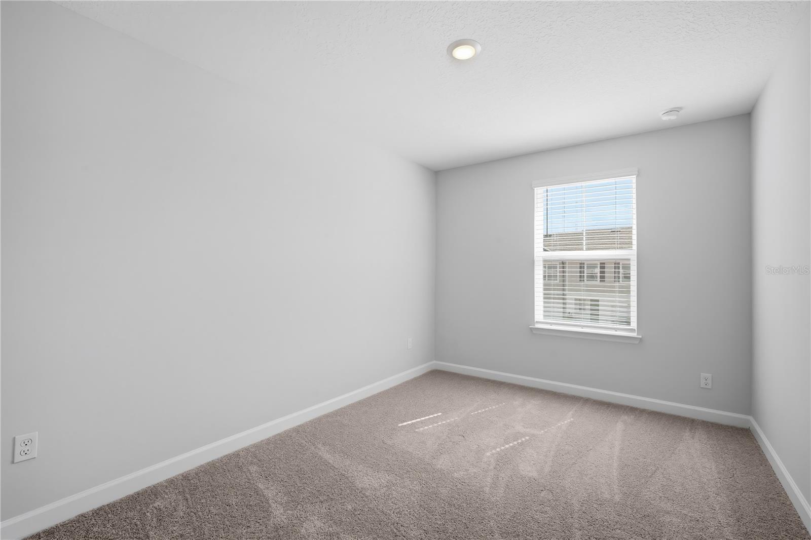 Image 18 of 27 For 7681 Deer Valley Circle