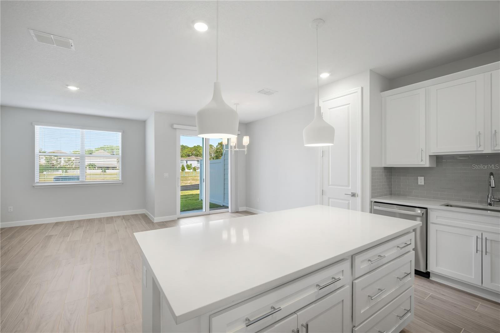 Image 4 of 27 For 7681 Deer Valley Circle