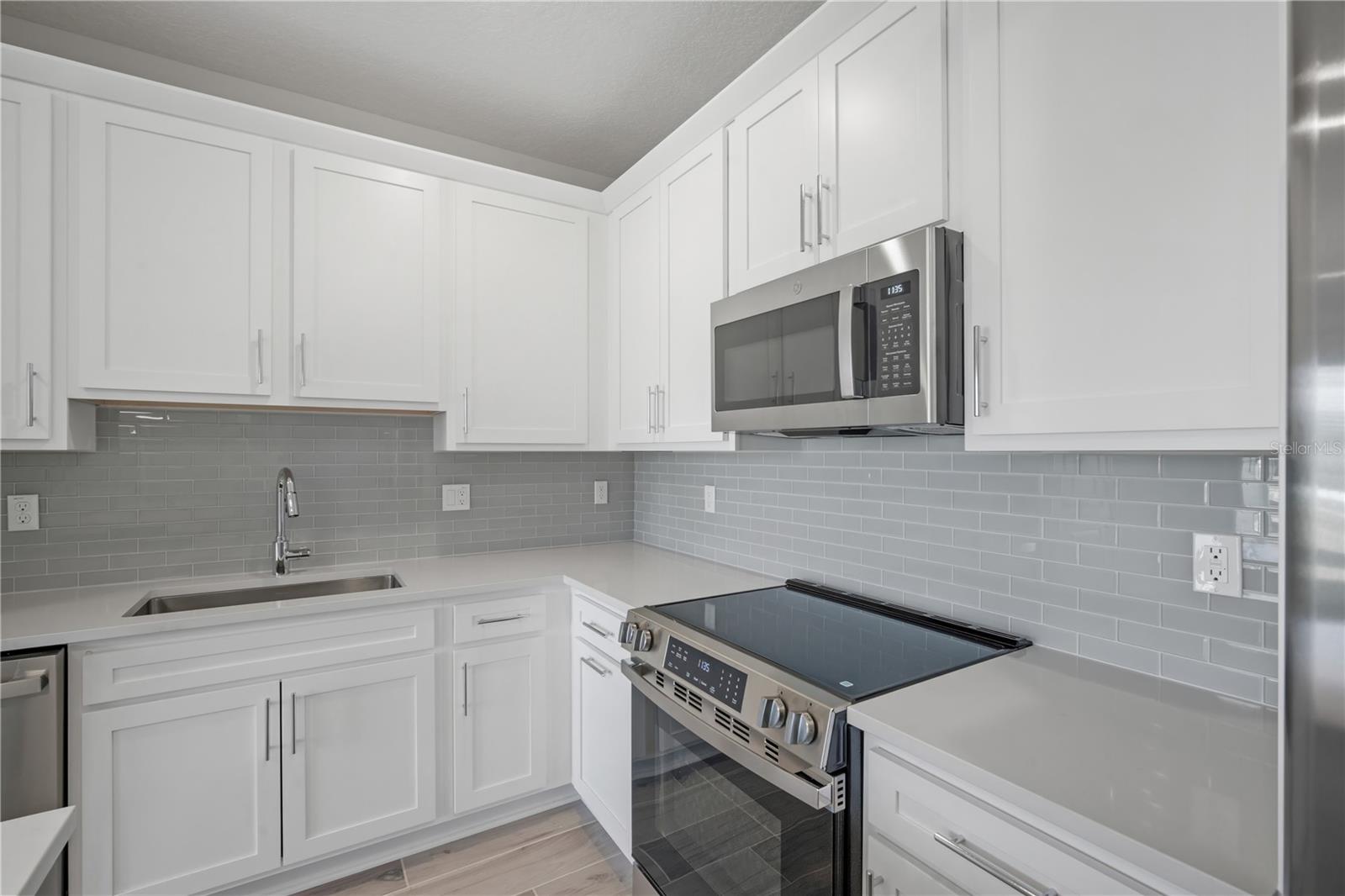 Image 6 of 27 For 7681 Deer Valley Circle