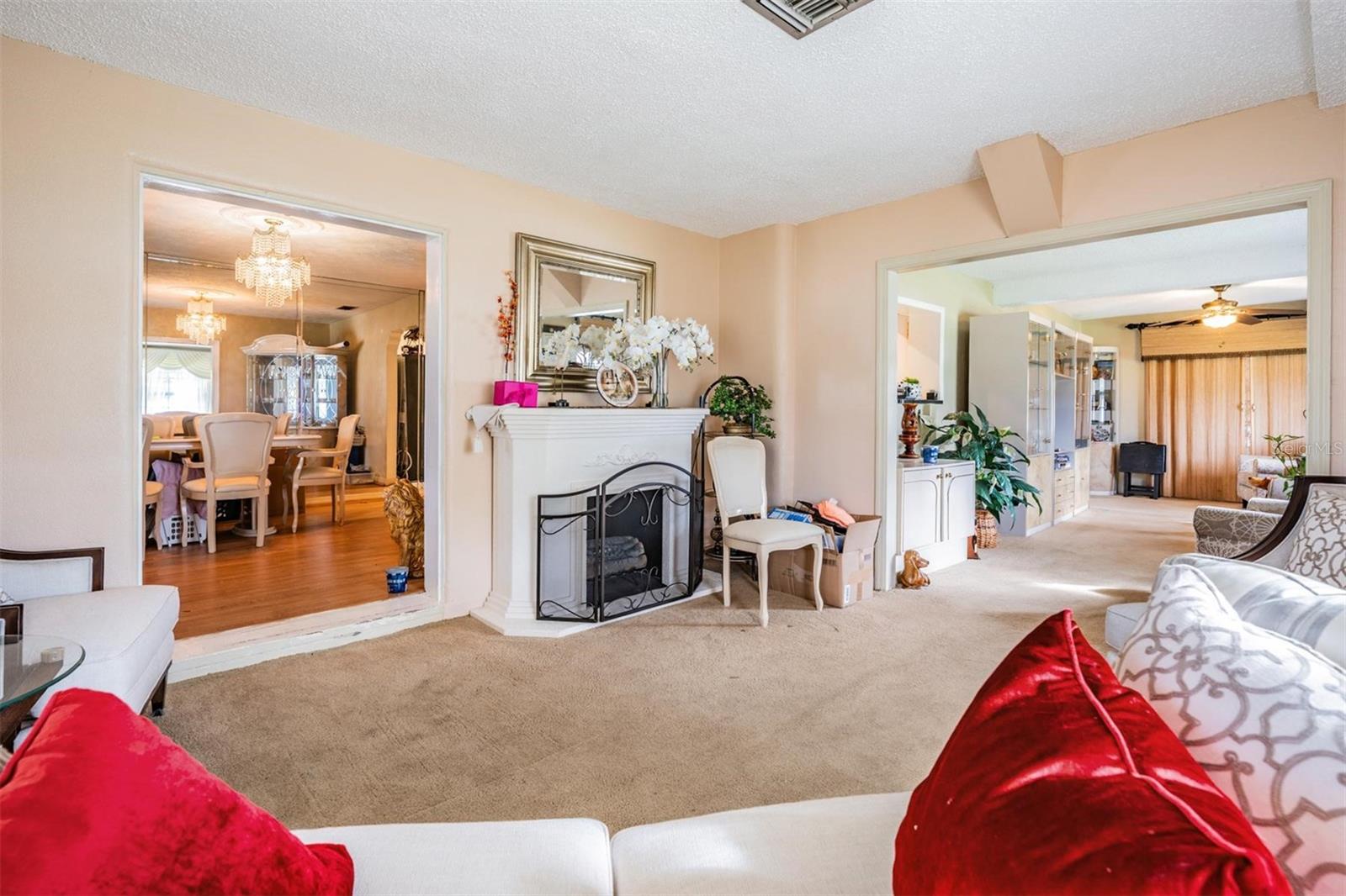 Listing photo id 8 for 2520 St Conrad Street