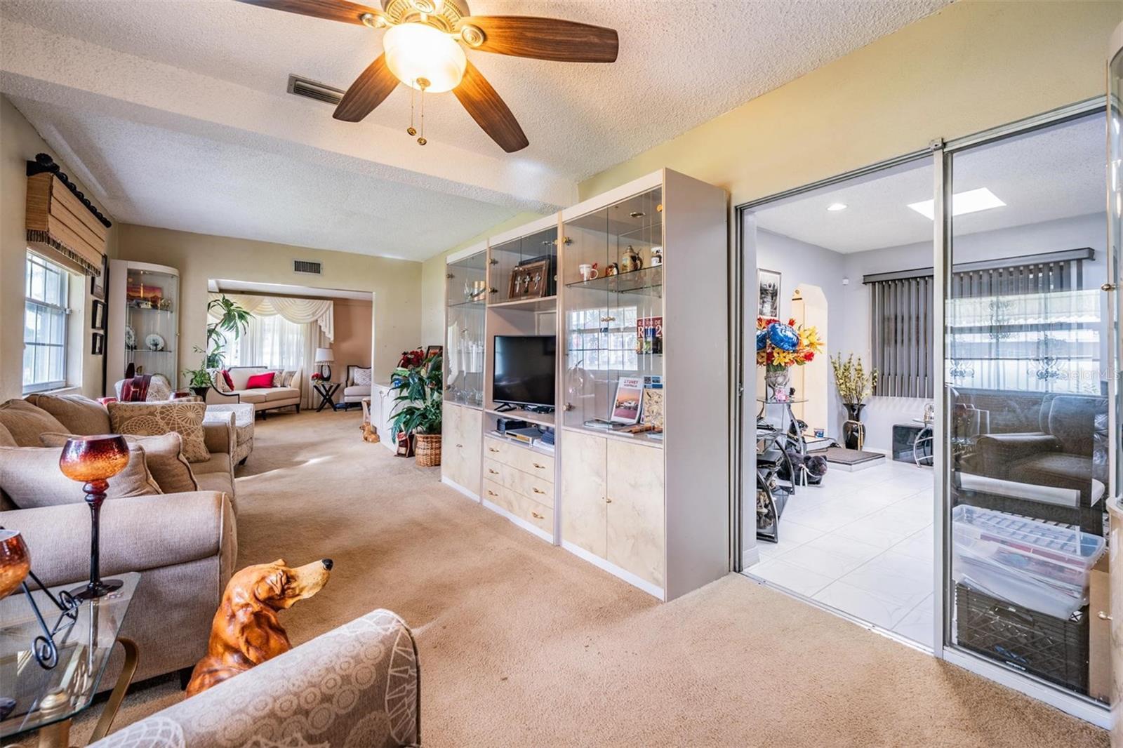 Listing photo id 11 for 2520 St Conrad Street