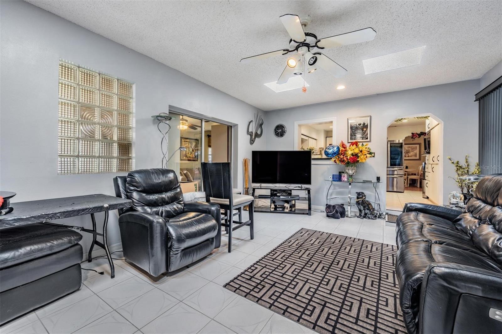 Listing photo id 13 for 2520 St Conrad Street