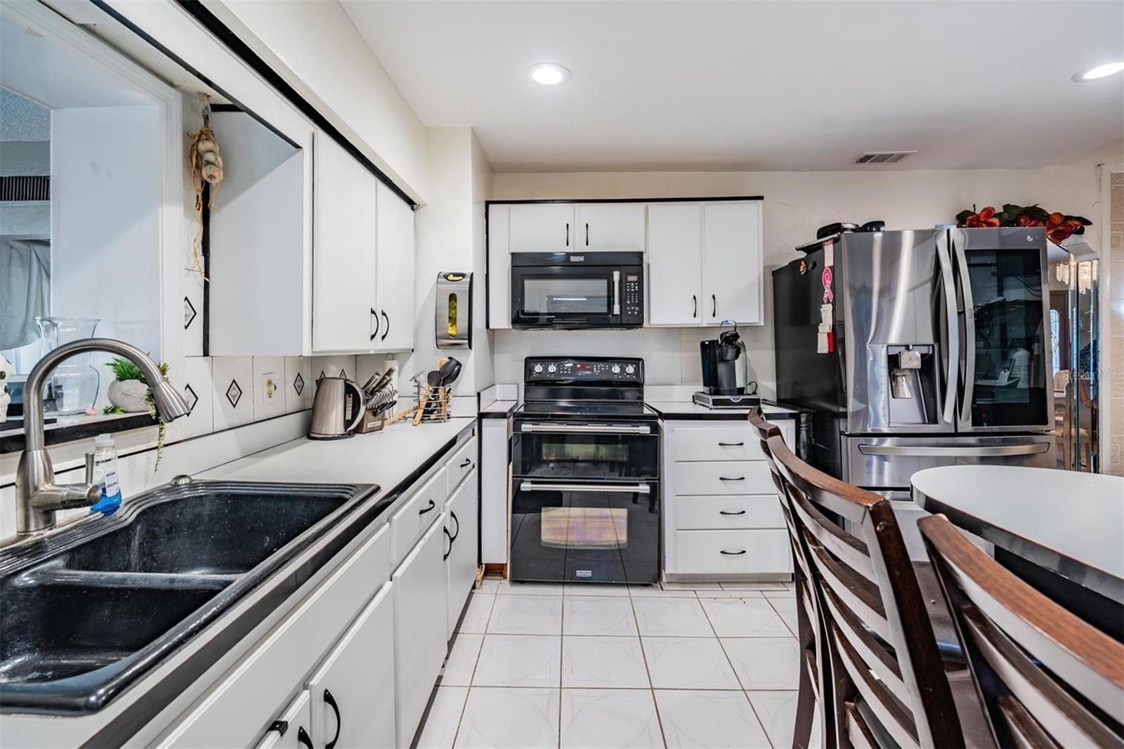 Listing photo id 17 for 2520 St Conrad Street