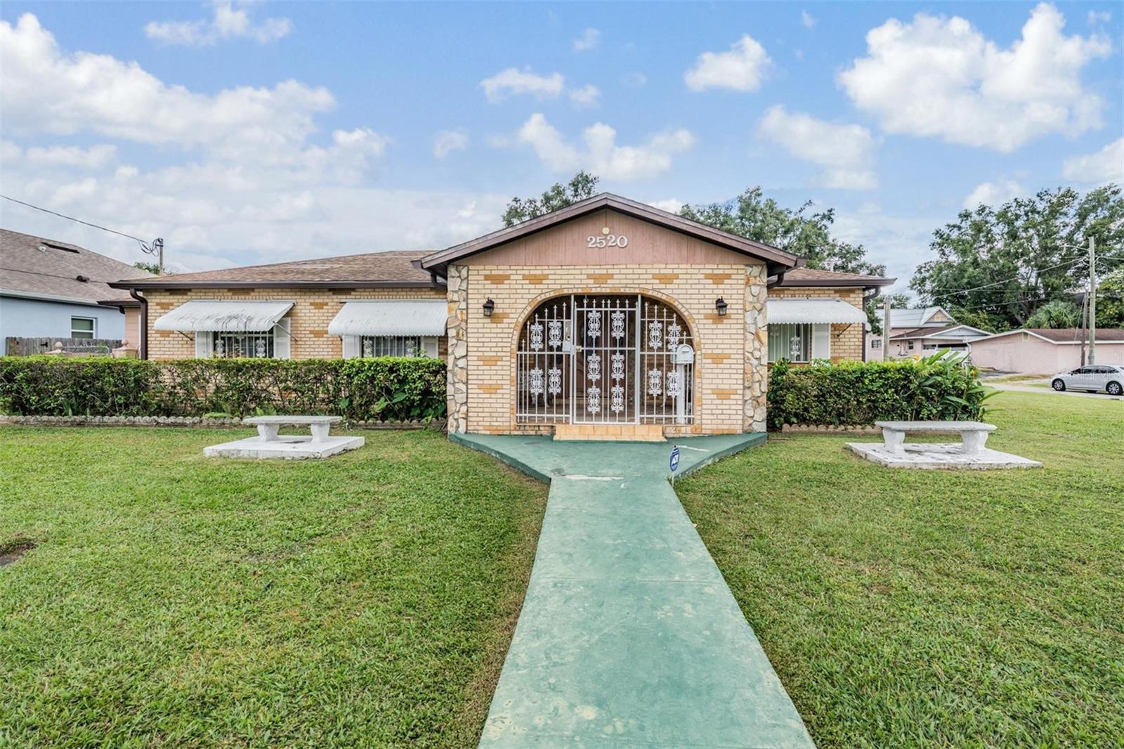 Listing photo id 0 for 2520 St Conrad Street