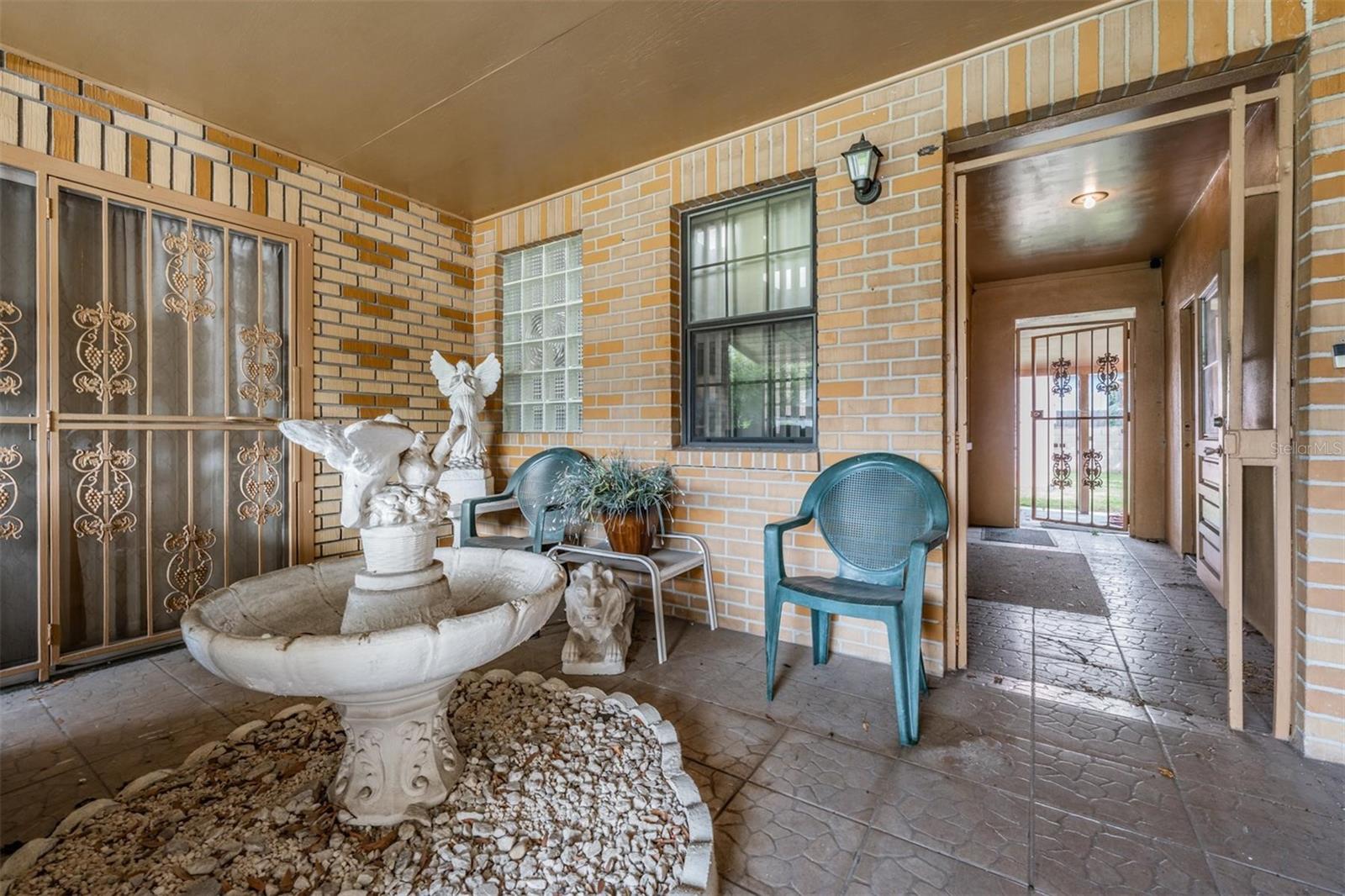 Listing photo id 31 for 2520 St Conrad Street