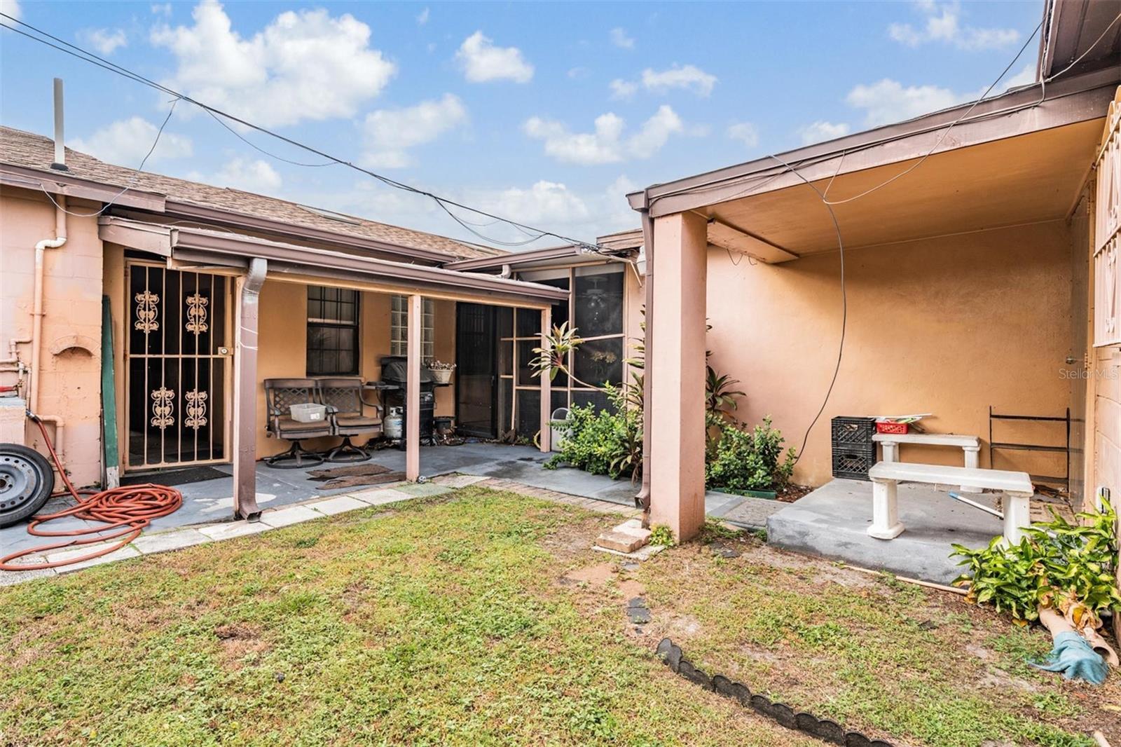 Listing photo id 35 for 2520 St Conrad Street