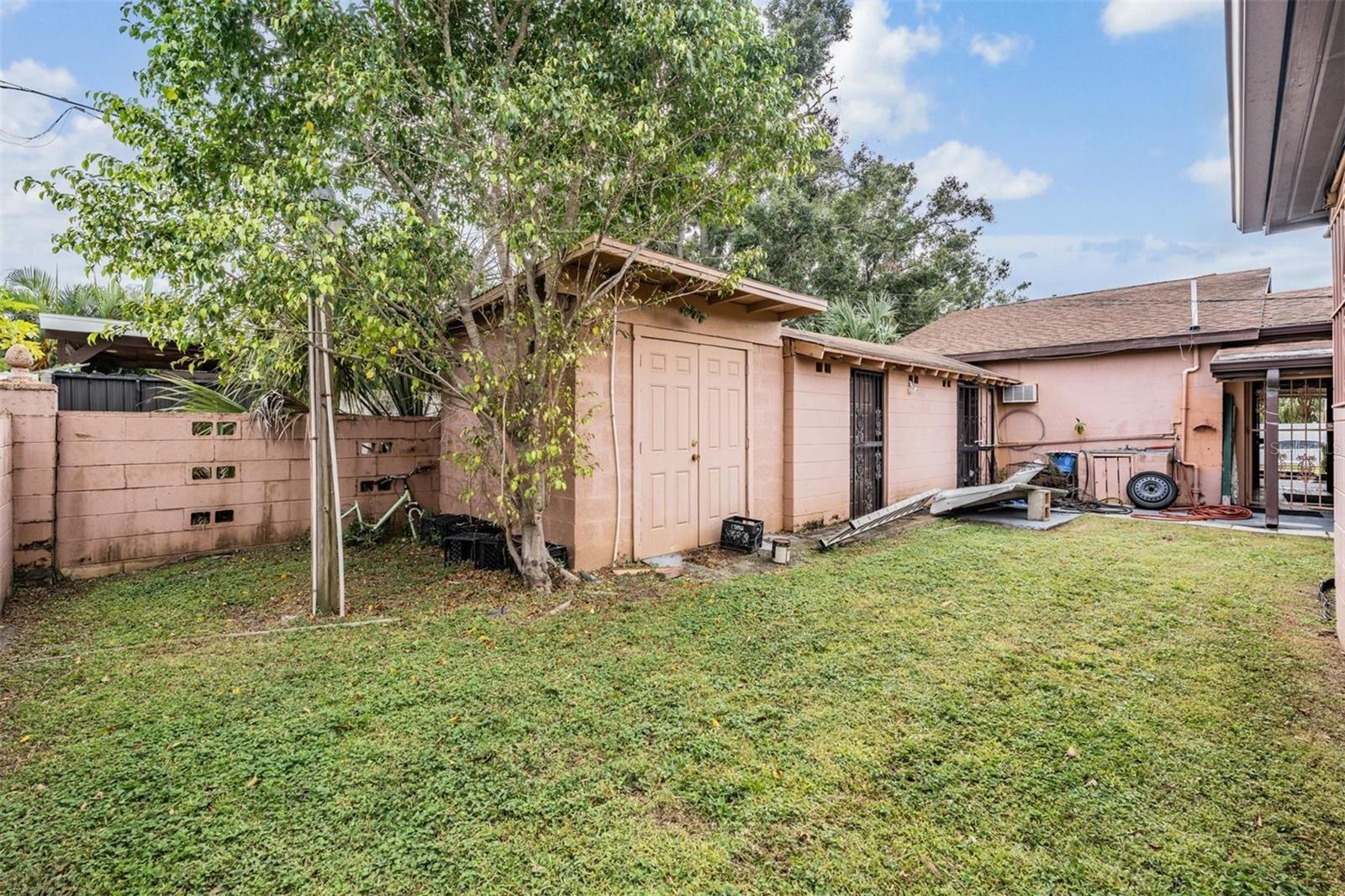 Listing photo id 36 for 2520 St Conrad Street