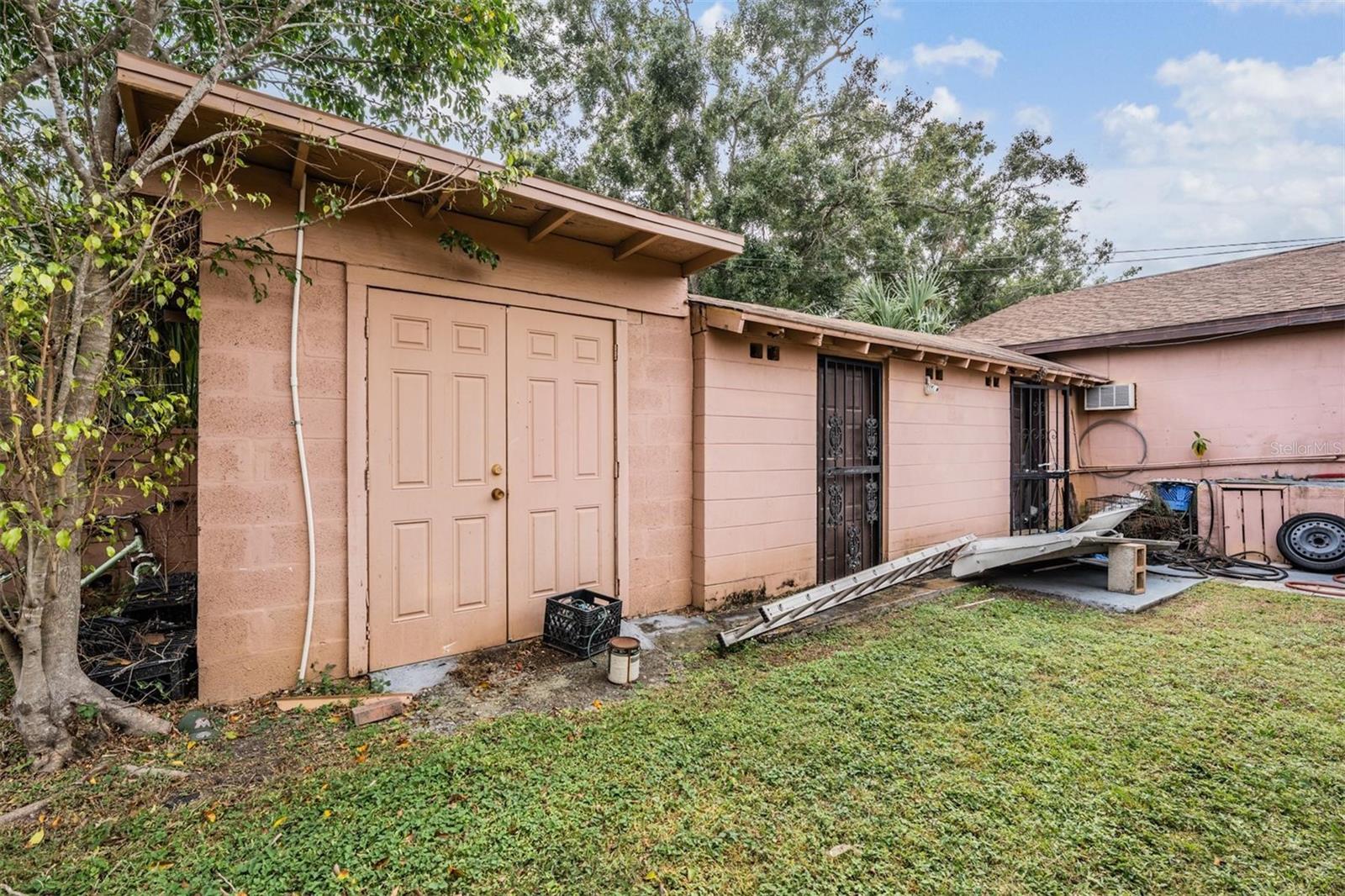 Listing photo id 37 for 2520 St Conrad Street
