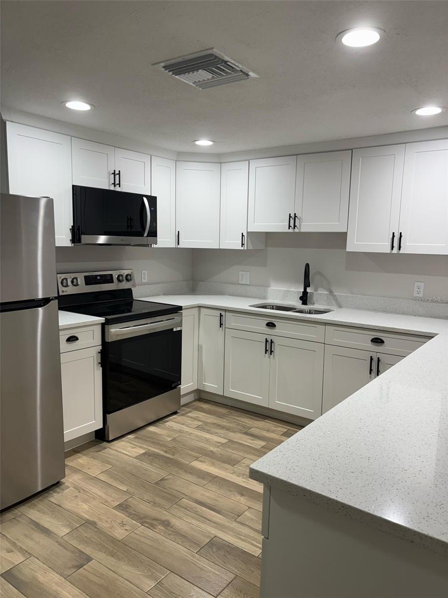 Listing photo id 0 for 9033 Pegasus Avenue