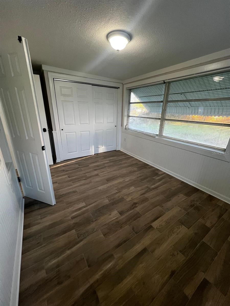 Listing photo id 4 for 9033 Pegasus Avenue