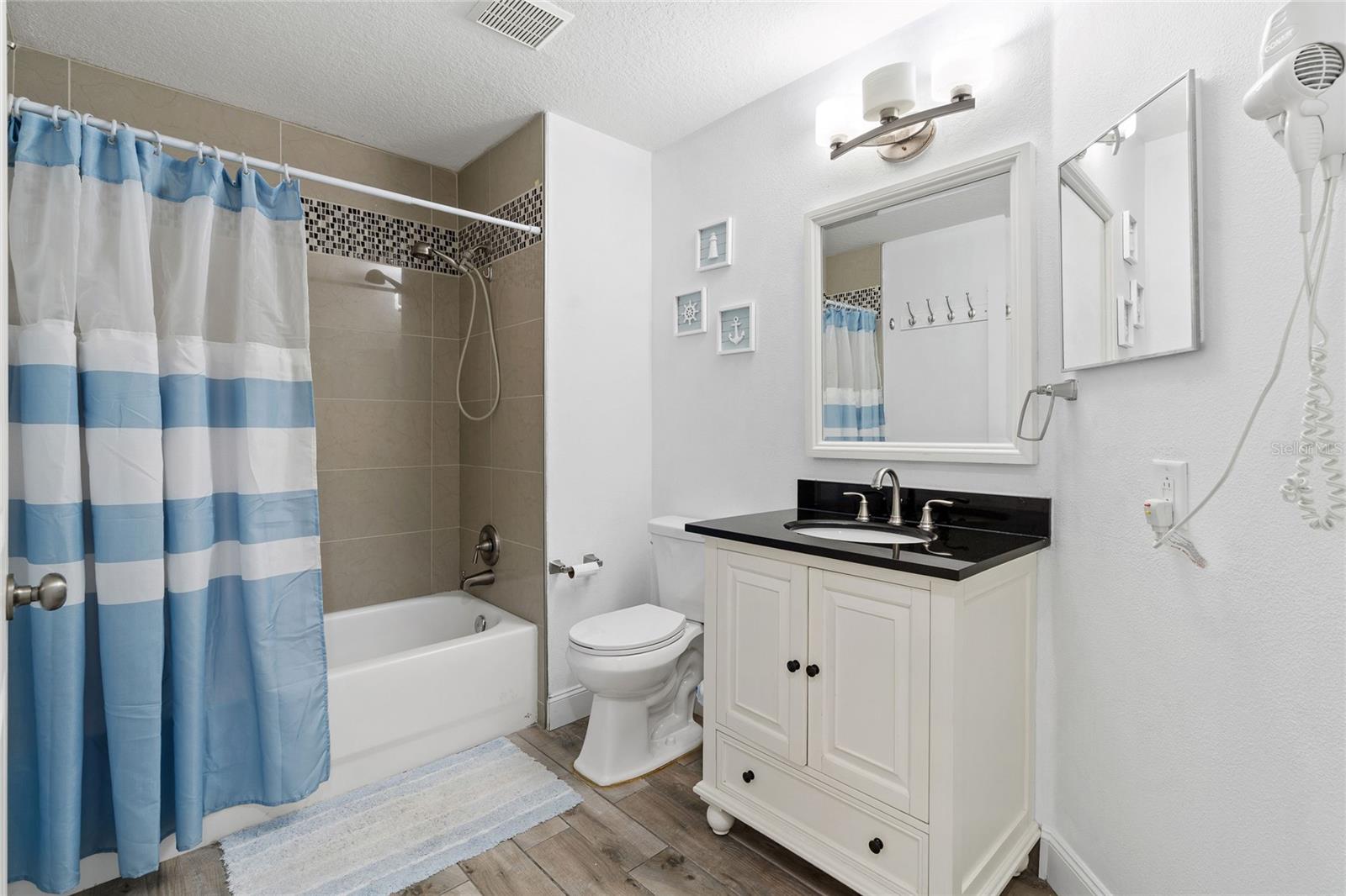 Image 26 of 48 For 10436 Hunters Haven Boulevard