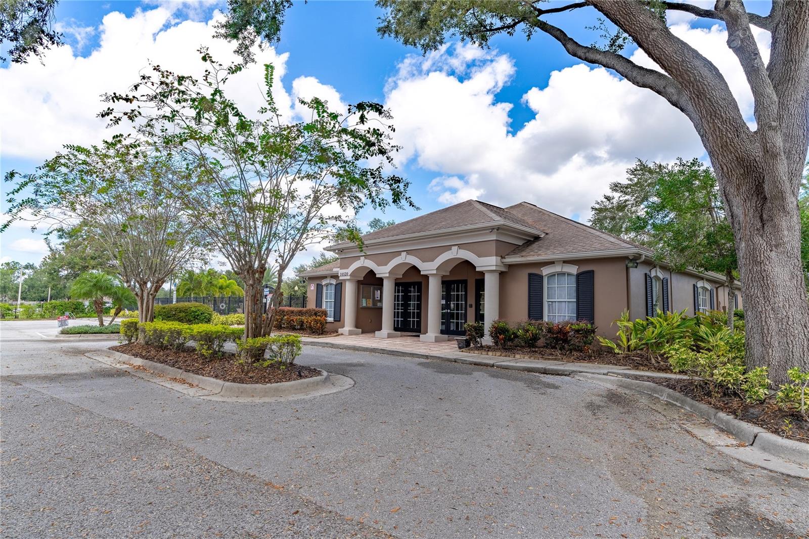 Image 38 of 48 For 10436 Hunters Haven Boulevard