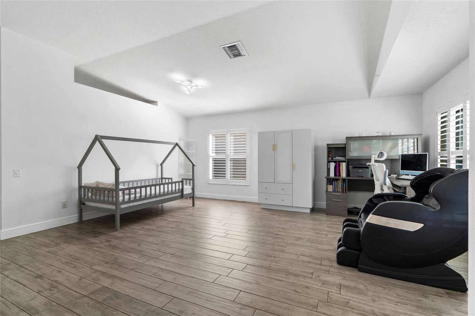 Image 7 of 48 For 10436 Hunters Haven Boulevard